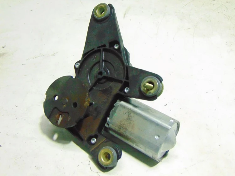 SILNICZEK WYCIERACZKI TYŁ RENAULT SCENIC II LIFT (2006-2009) 1.9 DCI 820015