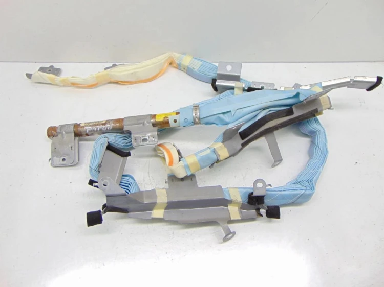 KURTYNA POWIETRZNA PRAWA SUBARU B9 Tribeca (2005-2006) 3.0L Boxer