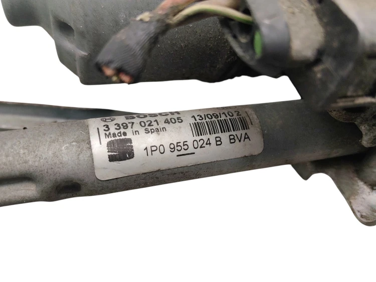SILNICZEK WYCIERACZKI PRAWY PRZÓD SEAT LEON II LIFT (2009-2012) 1.6 TDI 105