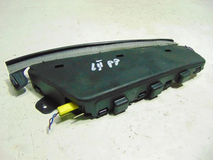PODUSZKA FOTELA PRAWA RENAULT LAGUNA II (2001-2005) 1.9 DCI