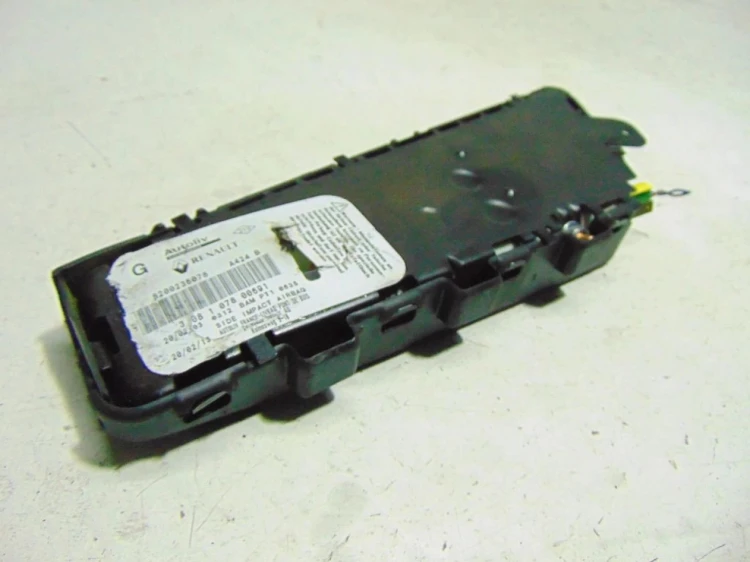 PODUSZKA FOTELA PRAWA RENAULT LAGUNA II (2001-2005) 1.9 DCI