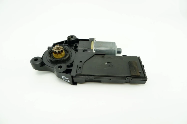 SILNICZEK SZYB LEWY PRZÓD RENAULT MEGANE III (2008-2013) 1.5 DCI 807315510R