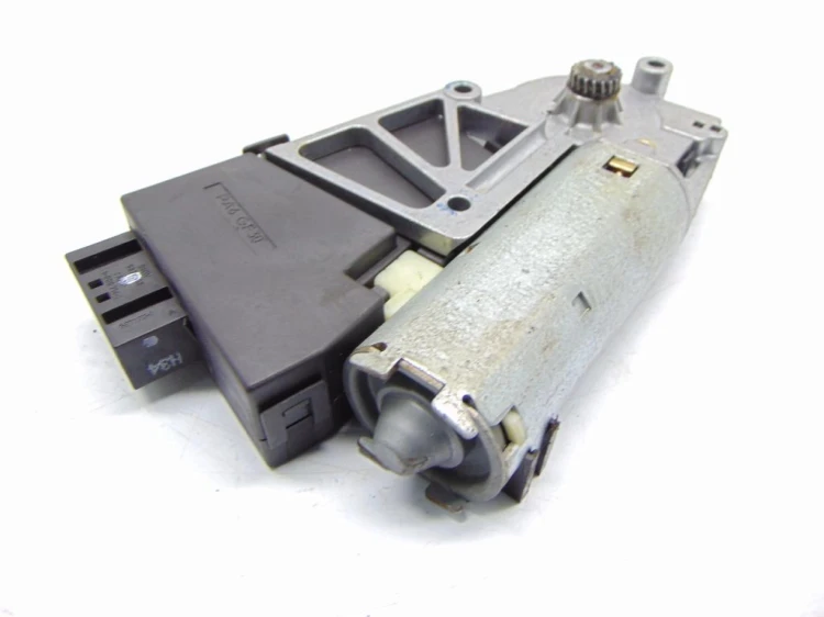 SILNICZEK SZYBERDACHU BMW E65 (2001-2005) 4.4 V8 N62B44A 333KM 6924111