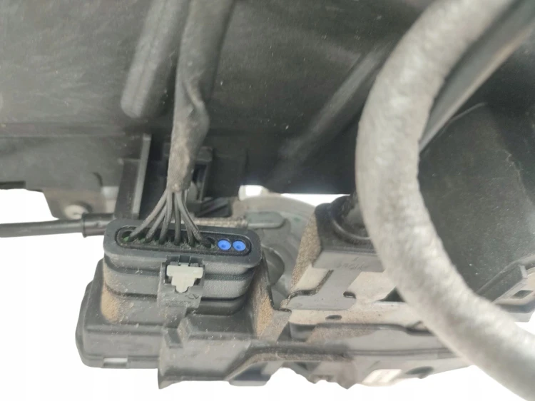 ZAMEK DRZWI LEWY PRZÓD VOLVO V40 II CC (2012-2016) 2.0 T3 152KM 31440391