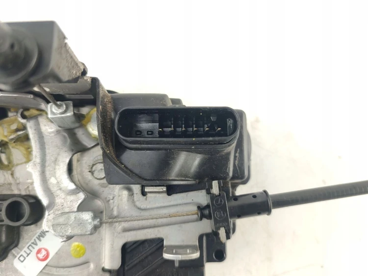ZAMEK DRZWI LEWY PRZÓD VOLVO V40 II (2012-2016) 2.0 D3 150KM 31440391