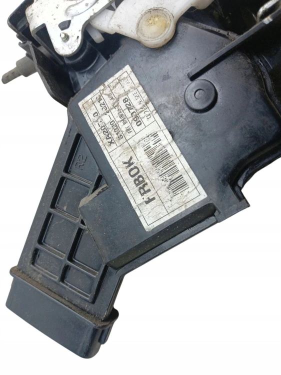 ZAMEK DRZWI PRAWY PRZÓD KIA MAGENTIS II LIFT (2008-2010) 81320-2G210