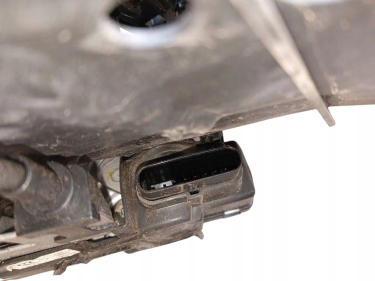 ZAMEK DRZWI PRAWY TYŁ VOLVO V40 II (2012-2016) 2.0 D3 150KM 31276224