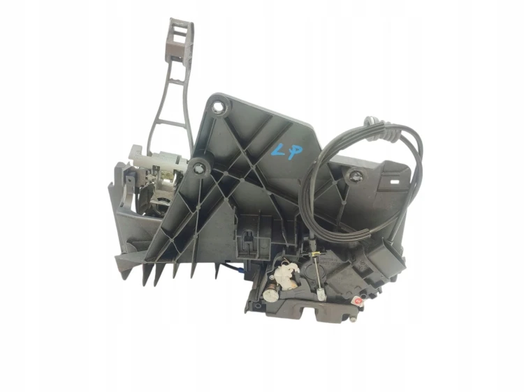 ZAMEK DRZWI LEWY PRZÓD VOLVO C30 LIFT (2010-2012) 1.6 D2 115KM