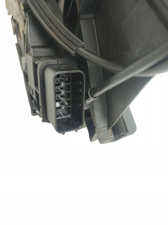 ZAMEK DRZWI LEWY PRZÓD VOLVO C30 LIFT (2010-2012) 1.6 D2 115KM
