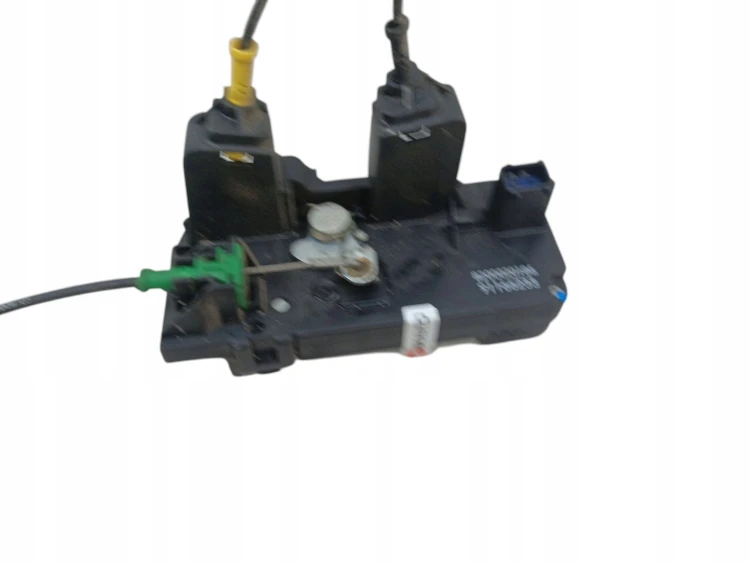 ZAMEK DRZWI PRZESUWNYCH RENAULT TRAFIC II LIFT (2006-2014) 2.5 DCI 82000201