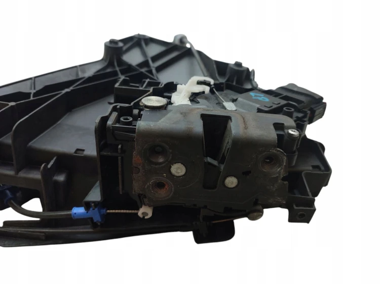 ZAMEK DRZWI LEWY PRZÓD VOLVO C30 (2006-2010) 1.8 16V 125KM 31214729
