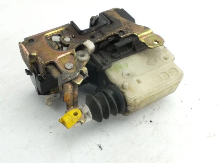 ZAMEK DRZWI PRAWY PRZÓD RENAULT KANGOO II (2003-2008) 1.5 DCI