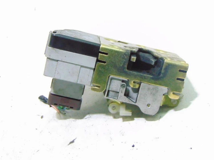 ZAMEK DRZWI PRAWY PRZÓD CITROEN BERLINGO II (2003-2010)
