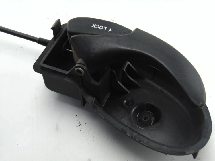 ZAMEK DRZWI PRAWY TYŁ FORD FOCUS MK1 1.6 16V