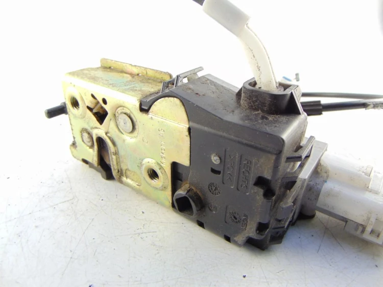 ZAMEK DRZWI PRAWY TYŁ PEUGEOT 407 (2004-2008) 1.8 16V