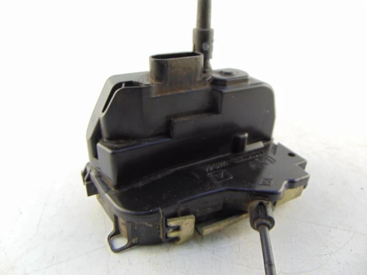 ZAMEK DRZWI PRAWY TYŁ RENAULT LAGUNA II LIFT (2005-2007) 2.0 DCI