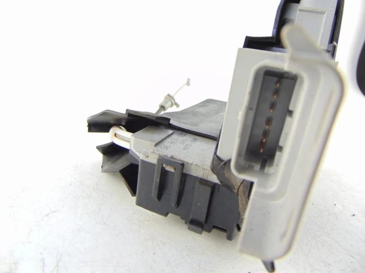 ZAMEK DRZWI PRAWY TYŁ PEUGEOT 407 LIFT (2008-2011) 2.0 HDI 9686692080