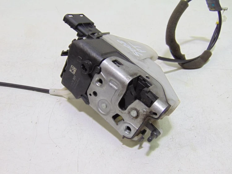ZAMEK DRZWI PRAWY TYŁ PEUGEOT 5008 6PIN
