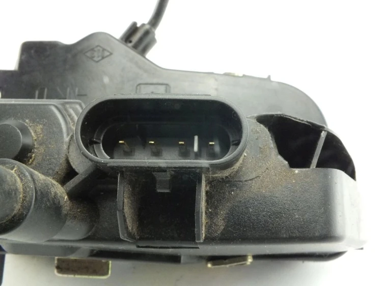 ZAMEK DRZWI PRAWY TYŁ NISSAN PRIMERA P12 1.9 DCI