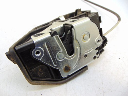 ZAMEK DRZWI LEWY TYŁ BMW F10 (2009-2013) 2.0D N47D20C 184KM