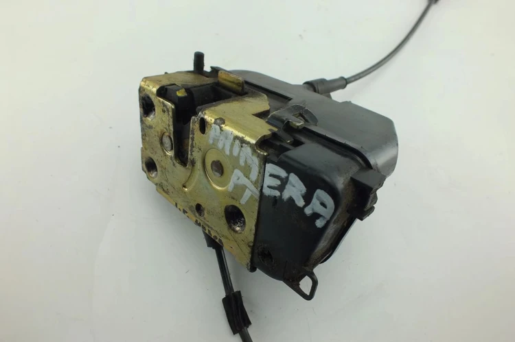 ZAMEK DRZWI PRAWY TYŁ NISSAN PRIMERA P12 1.8 16V
