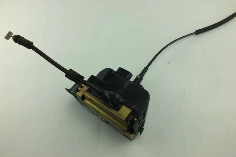 ZAMEK DRZWI PRAWY TYŁ NISSAN PRIMERA P12 1.8 16V