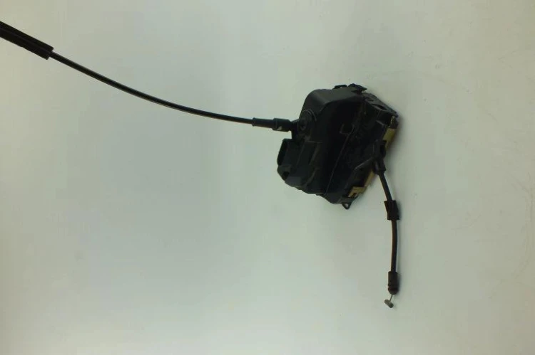 ZAMEK DRZWI PRAWY TYŁ NISSAN PRIMERA P12 1.8 16V