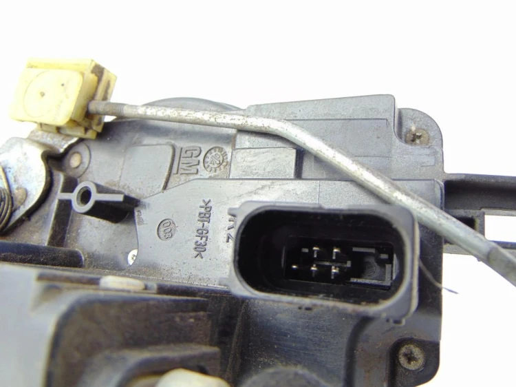 ZAMEK DRZWI PRAWY PRZÓD OPEL VECTRA C(2002-2008) 1.9 CDTI 13157762