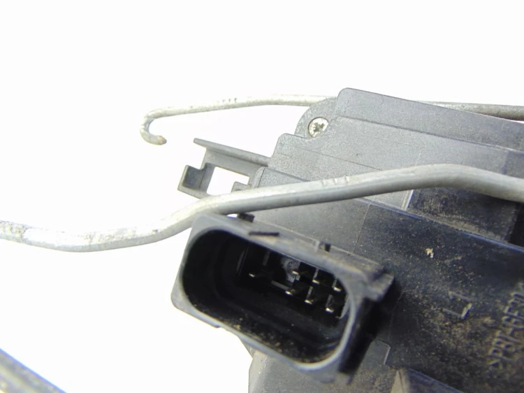 ZAMEK DRZWI LEWY PRZÓD OPEL VECTRA C(2002-2008) 1.9 CDTI 13157763