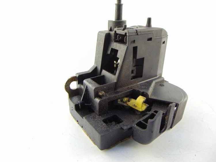 ZAMEK DRZWI LEWY PRZÓD RENAULT MEGANE I LIFT (1999-2002) 1.6 16V
