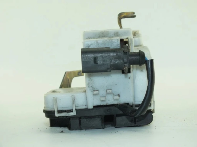 ZAMEK DRZWI PRAWY PRZÓD SEAT IBIZA II LIFT 1.9 TDI