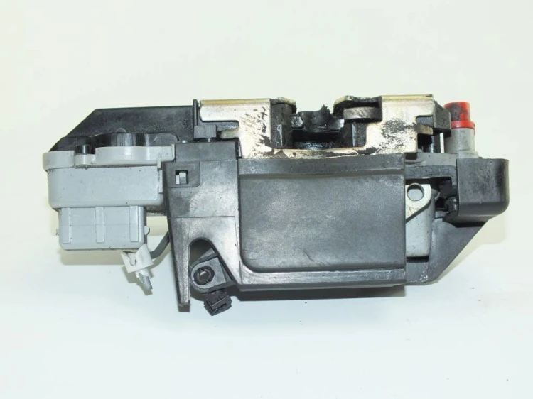 ZAMEK DRZWI PRAWY TYŁ PEUGEOT 406 (1995-1999) 1.8