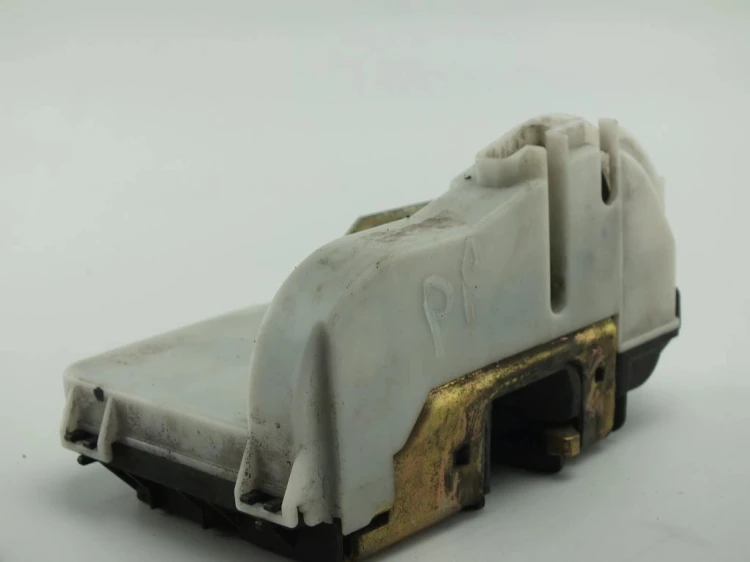 ZAMEK DRZWI PRAWY PRZÓD VOLKSWAGEN POLO III 6N
