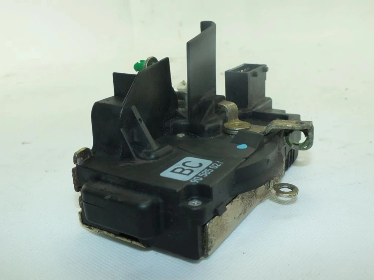 ZAMEK DRZWI LEWY PRZÓD OPEL VECTRA B 1.6 16V 90585021