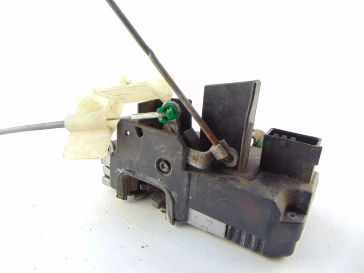 ZAMEK DRZWI PRAWY PRZÓD OPEL VECTRA B 2.0 16V 90507060