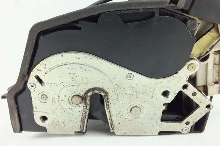 ZAMEK DRZWI PRAWY PRZÓD BMW E65 (2001-2005) 3.0D M57N