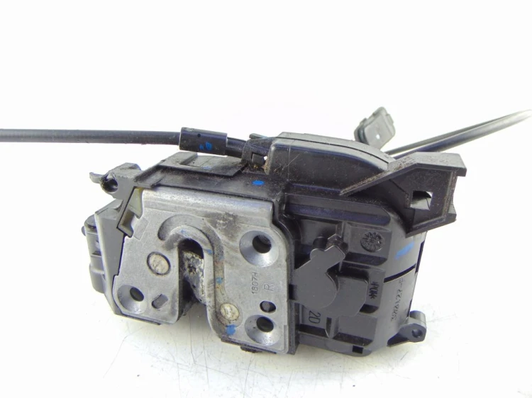 ZAMEK DRZWI PRAWY PRZÓD RENAULT CLIO III (2005-2009) 1.6 16V