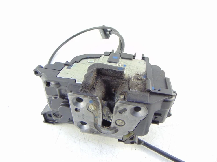 ZAMEK DRZWI PRAWY PRZÓD RENAULT CLIO III (2005-2009) 1.6 16V