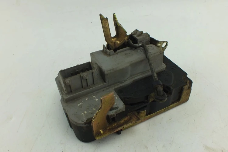 ZAMEK DRZWI PRAWY PRZÓD CITROEN XSARA PICASSO (1999-2004) 1.6 HDI