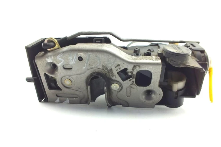 ZAMEK DRZWI PRAWY PRZÓD MERCEDES A W168 (1997-2005) 1.6 104KM