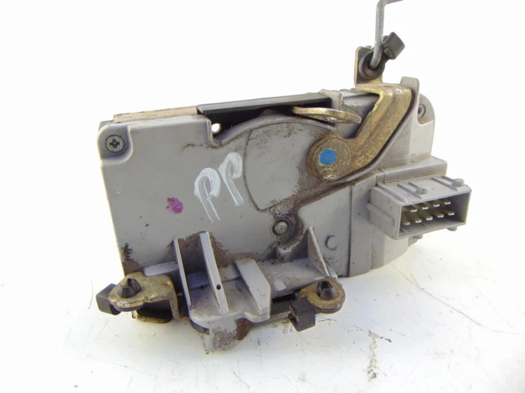 ZAMEK DRZWI PRAWY PRZÓD PEUGEOT 206 (1998-2002) 1.6 16V