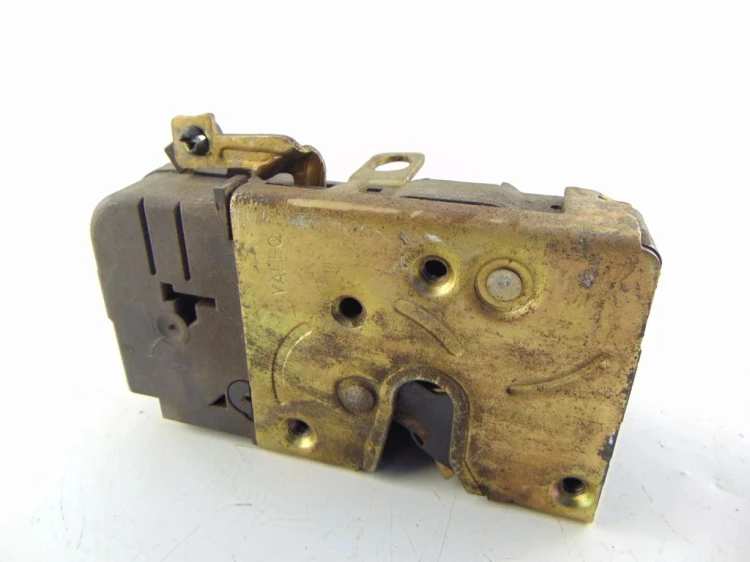ZAMEK DRZWI PRAWY PRZÓD PEUGEOT 206 (1998-2002) 2.0 HDI