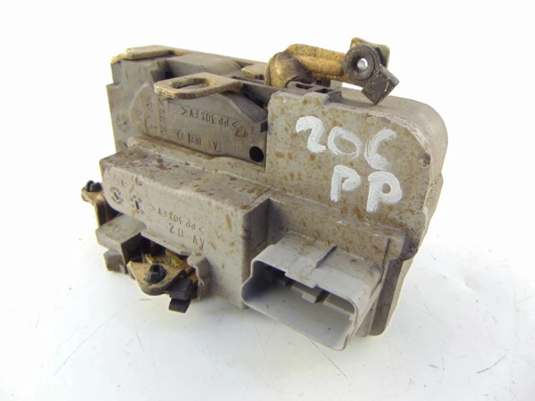 ZAMEK DRZWI PRAWY PRZÓD PEUGEOT 206 (1998-2002) 2.0 HDI