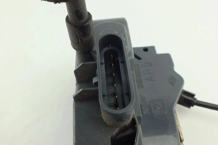 ZAMEK DRZWI PRAWY TYŁ RENAULT VEL SATIS (2002-2009) 2.2 DCI