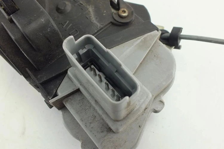 ZAMEK DRZWI PRAWY PRZÓD CITROEN XSARA PICASSO (1999-2004) 1.6 8V
