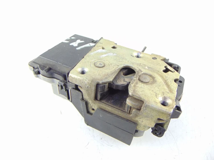 ZAMEK DRZWI PRAWY PRZÓD CITROEN XSARA PICASSO (1999-2004) 1.6 8V