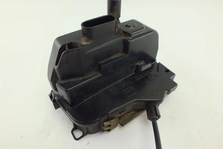 ZAMEK DRZWI PRAWY TYŁ NISSAN PRIMERA P12 1.9 DCI