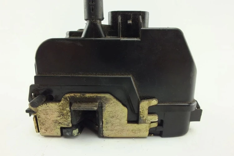 ZAMEK DRZWI PRAWY TYŁ NISSAN PRIMERA P12 1.9 DCI