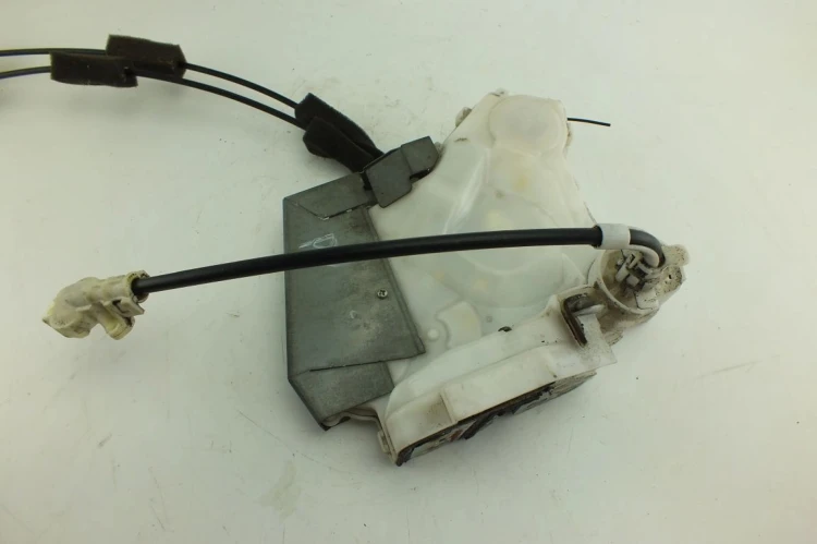 ZAMEK DRZWI PRAWY PRZÓD HONDA ACCORD VIII (2008-2010) 2.2 I-DTEC 180