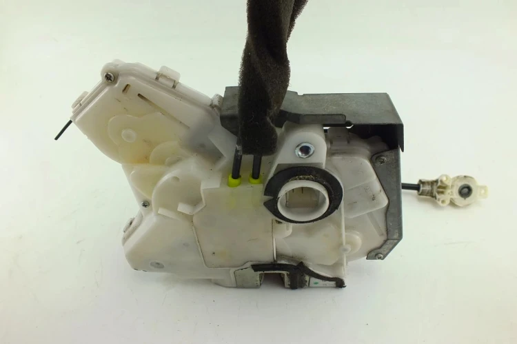ZAMEK DRZWI PRAWY PRZÓD HONDA ACCORD VIII (2008-2010) 2.2 I-DTEC 180